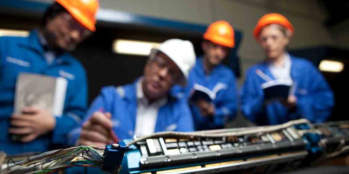 خدمات اموزشی